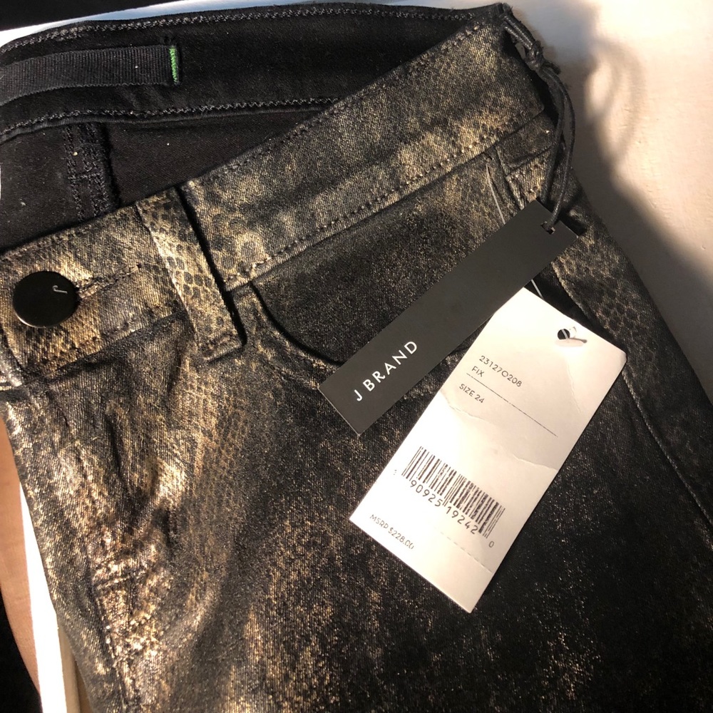 JBrand Sz 24 NWT Black and gold